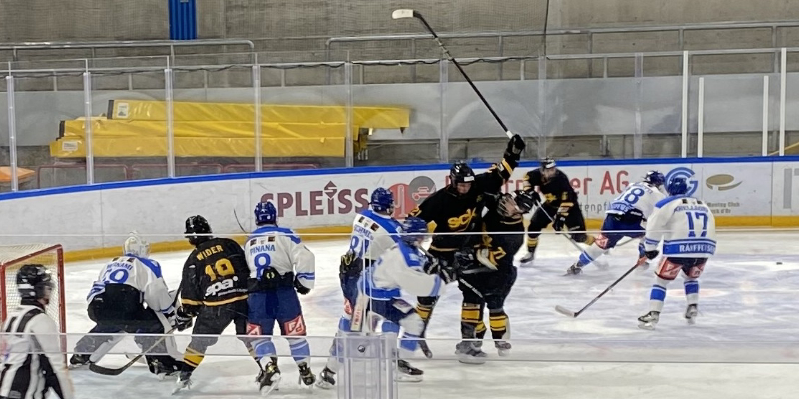 Küsnacht und Ascona liefern sich im Playoff beinharte Duelle. (Foto: zvg)