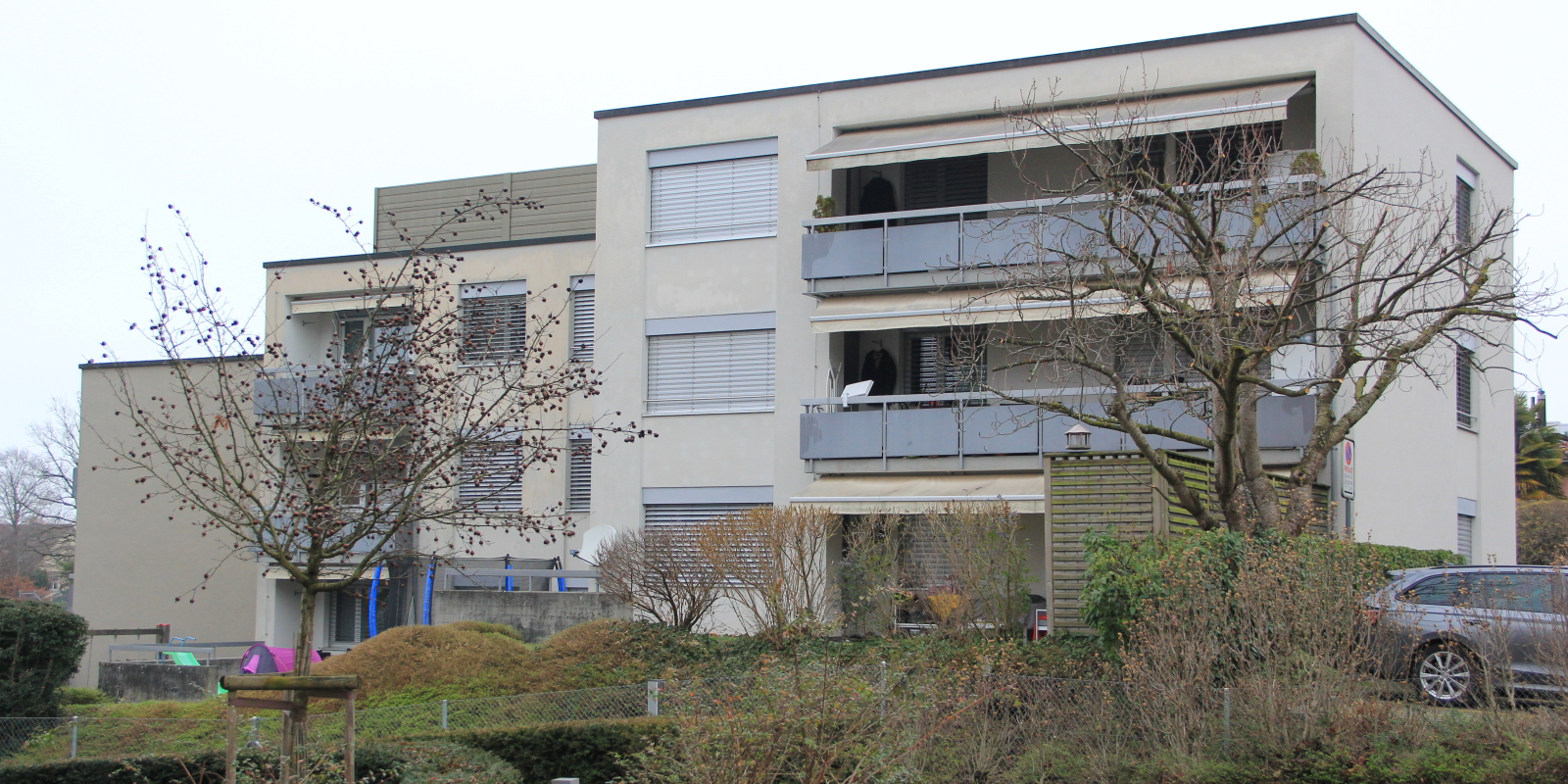 Eine Gemeindeliegenschaft an der Oberen Heslibachstrasse, die zu vergünstigten Konditionen vermietet wird. (Bild: dpl)