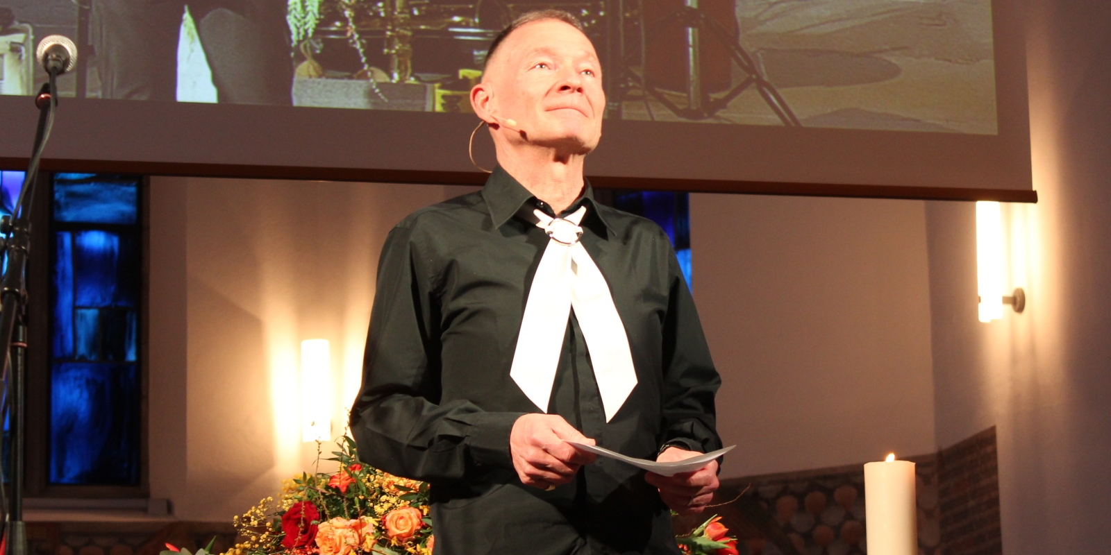 Nicht nur einmal nahe an den Tränen: Andrea Bianca war von seinem Abschied in der vollen Kirche überwältigt. (Bild: bre)