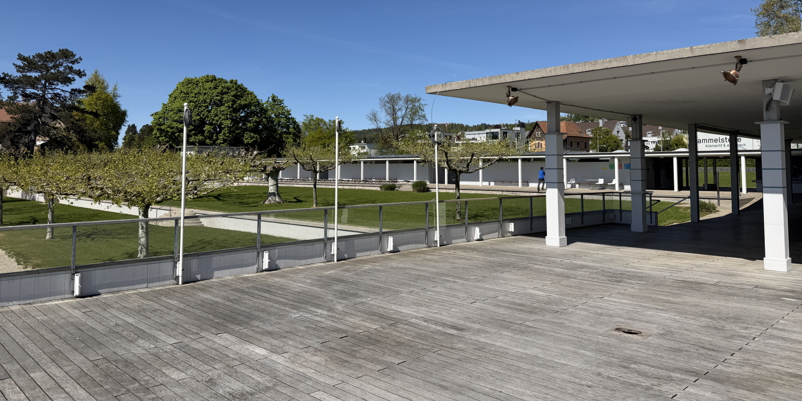 Grosszügig: Das Sträme in Küsnacht ist eines der grössten Strandbäder am Zürichsee.