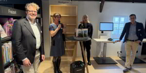 Sind stolz auf das Erreichte: Markus Ernst, Esther Triet, Susanna Schubiger und Adrian von Burg (v. l.). (Bild: dwe)